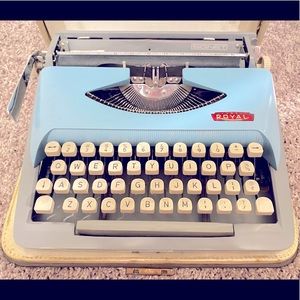 Royal Authentic Vintage Typewriter